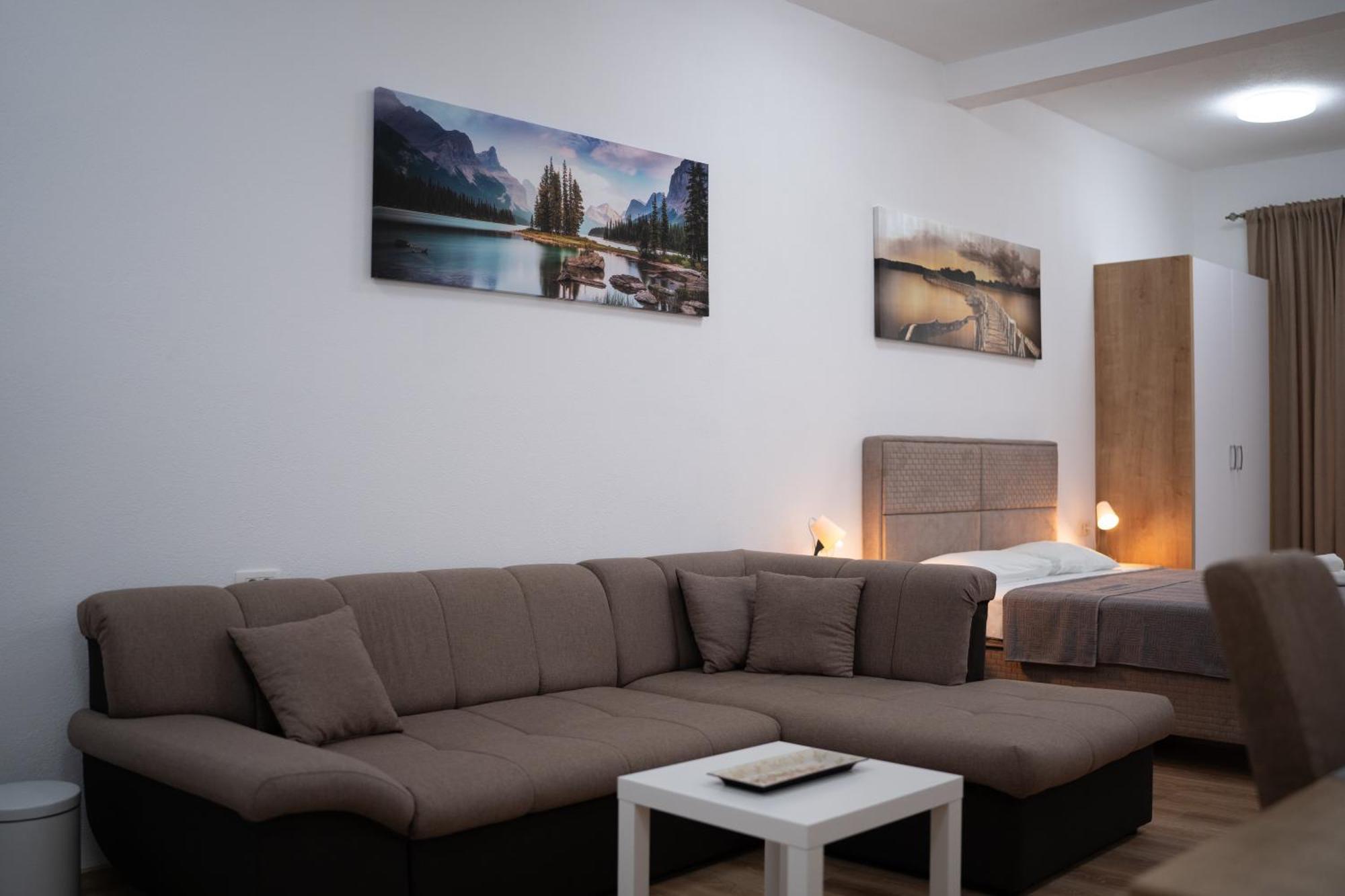 Dane Apartment Airport Podgorica Mitrovici  Zewnętrze zdjęcie
